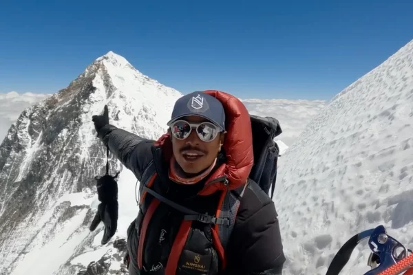 Nims Dai annonce la premiere traversée Everest Lhotse sans 02