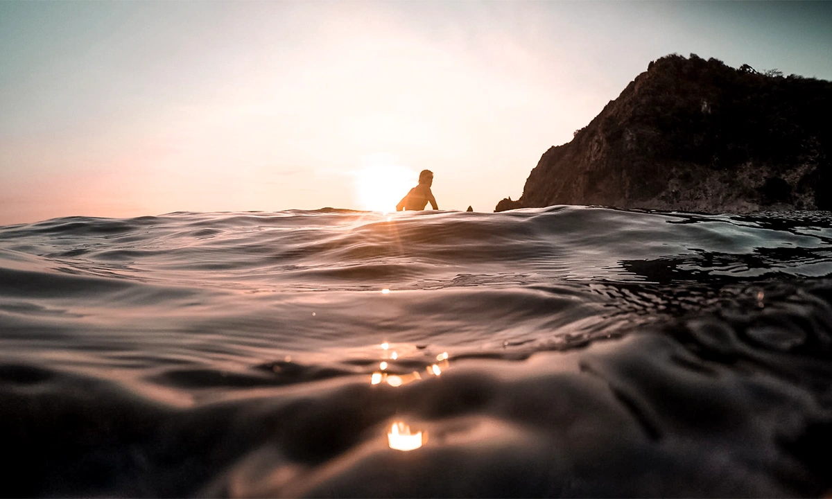 Nomads surfing surf aux philippines