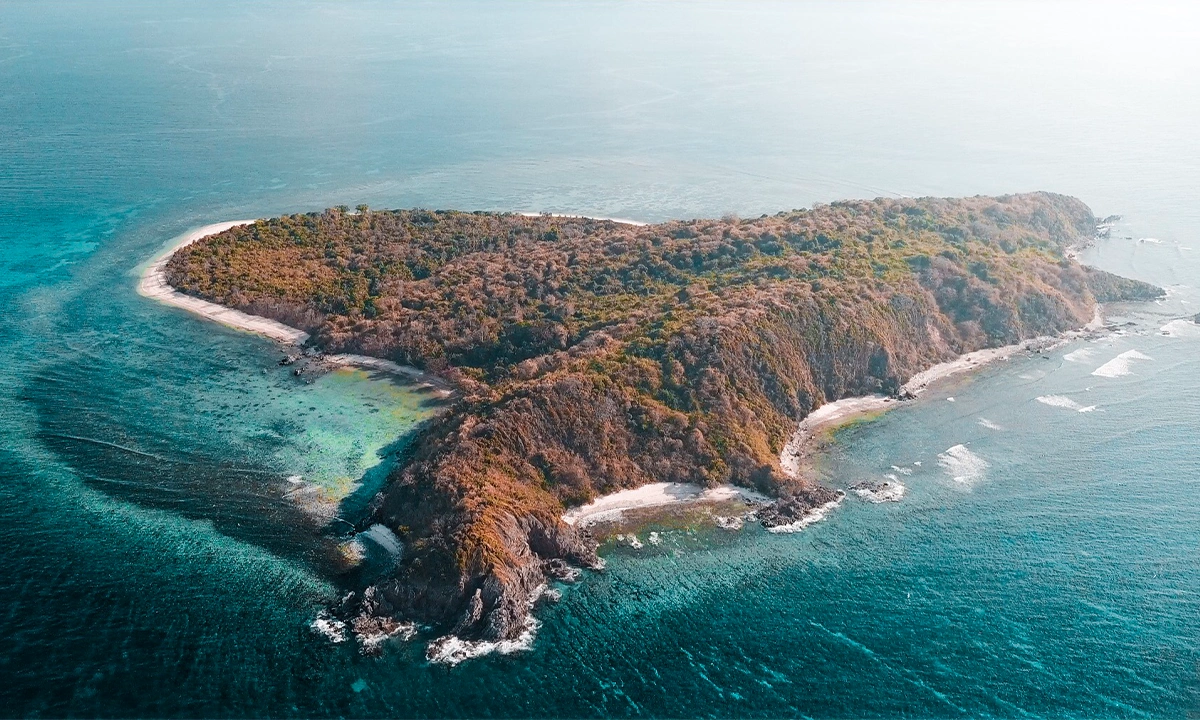 Nomads surfing ile aux philippines