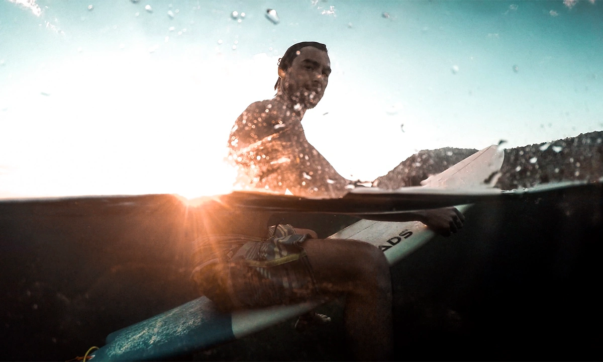 Nomads surfing surf aux philippines