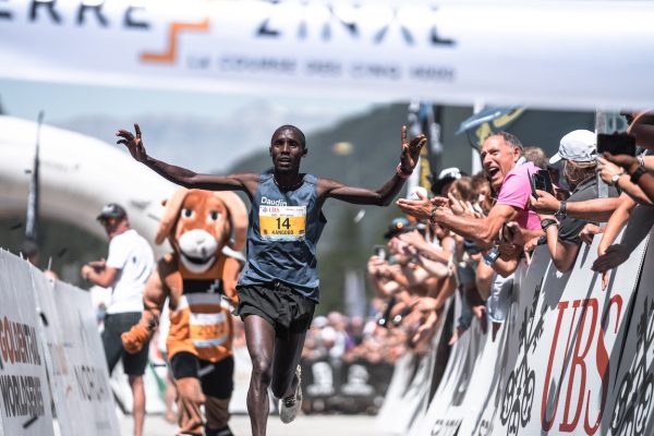 Sierre Zinal victoire du Kenyan Kényans Mark Kangogo