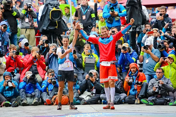 Kilian Jornet et François D'Haene à l'arrivée de l'UTMB 2017