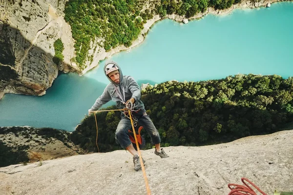 Rappel escalade Mont-Rebei