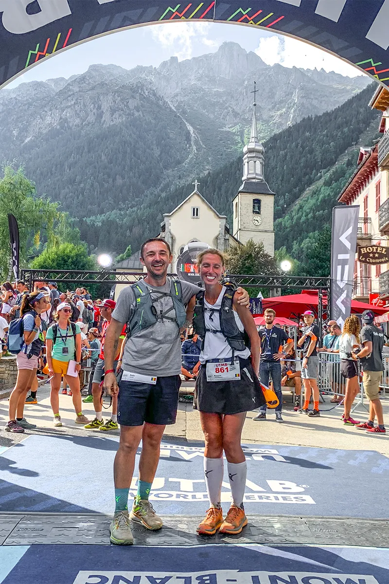 Roxana Dirvareanu & Radu Gulie UTMB derniers finishers de l'UTMB 2022
