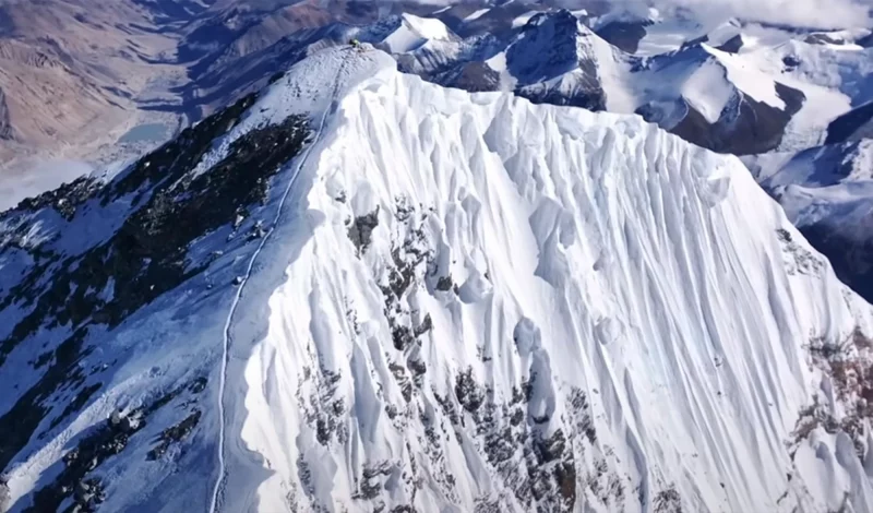 Te rzadkie zdjęcia Mount Everestu zrobione przez niesamowity dron