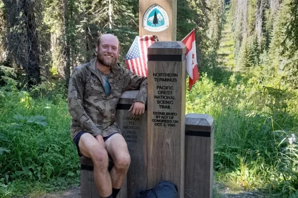 Josh Perry a l'arrivee du Pacific Crest Trail