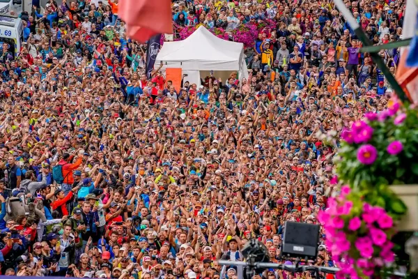 Foule au départ de l'UTMB