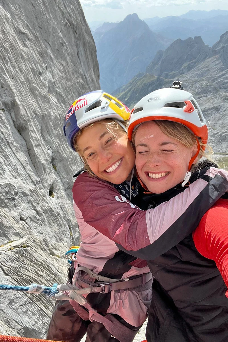 première ascension féminine de RAYU