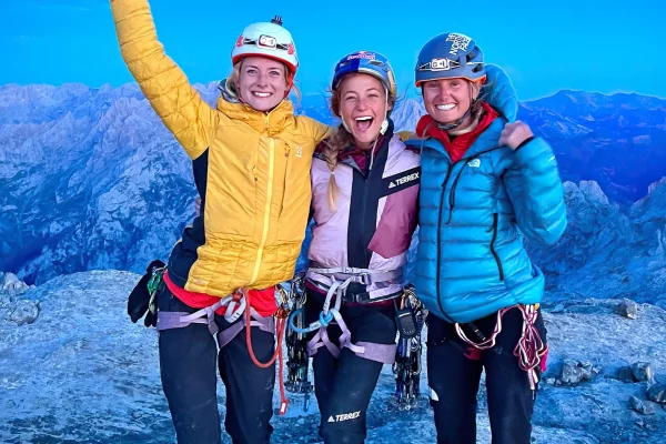 première ascension féminine de RAYU