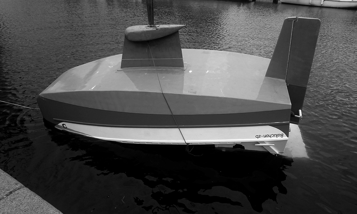 Yann Quénet et son bateau Baluchon