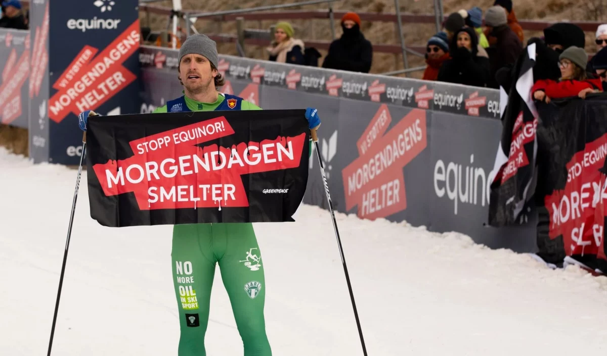 Le skieur de fond suédois Emil Johansson protestation