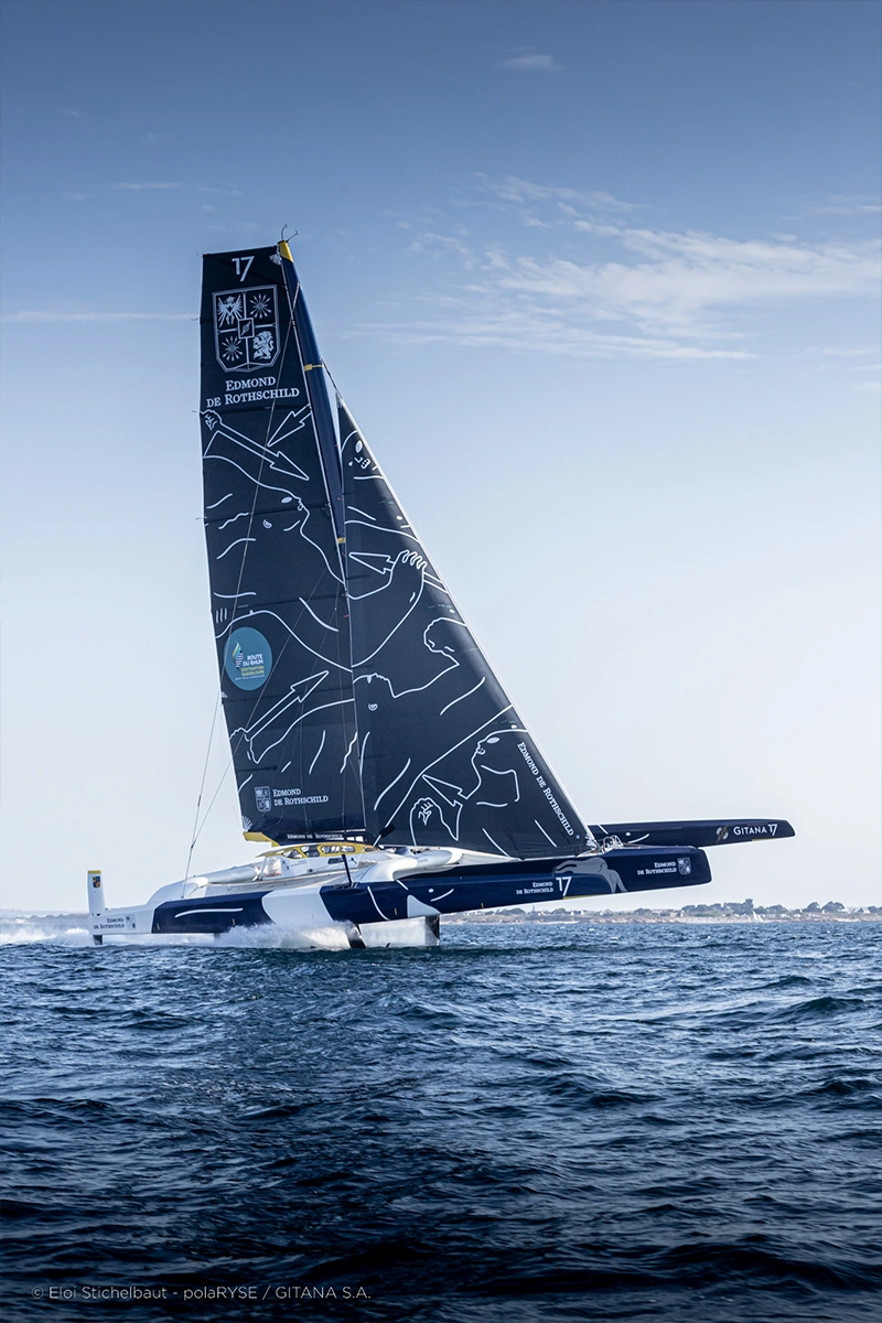 Charles Caudrelier sur le Maxi Edmond de Rothschild