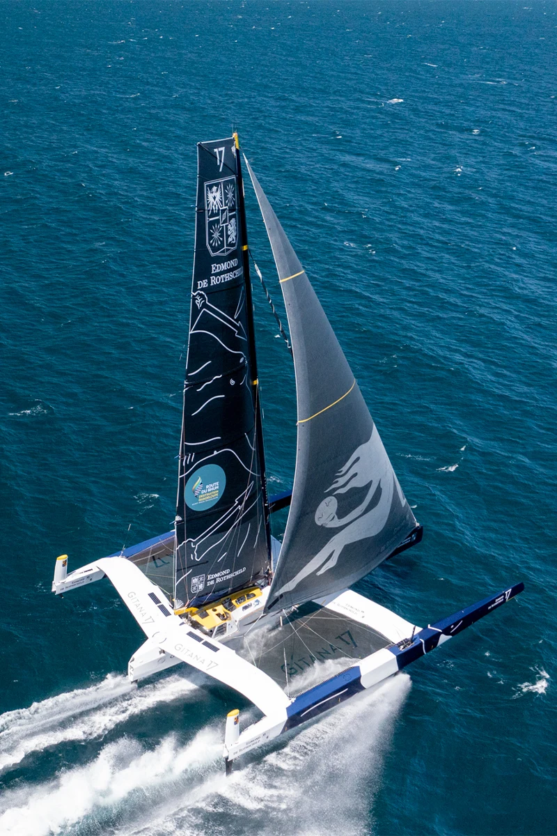 Charles Caudrelier sur le Maxi Edmond de Rothschild