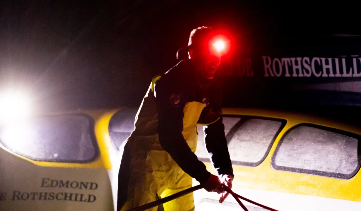Charles Caudrelier sur le Maxi Edmond de Rothschild