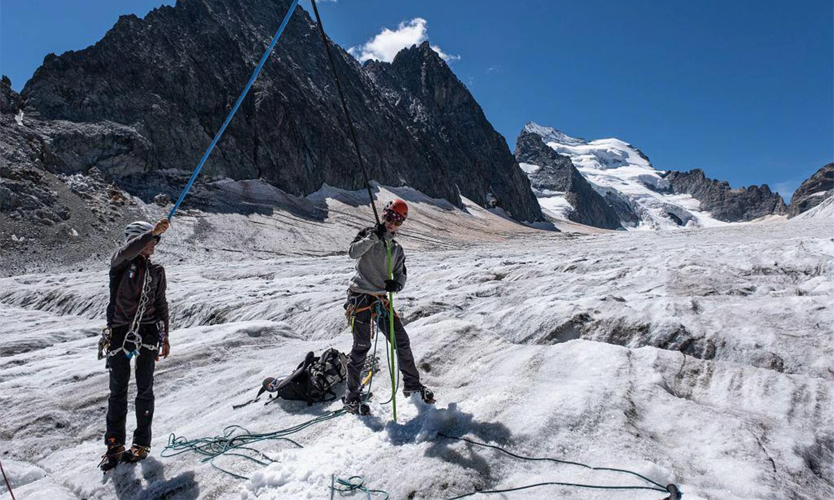 Scientifiques sur le Glacier Blanc