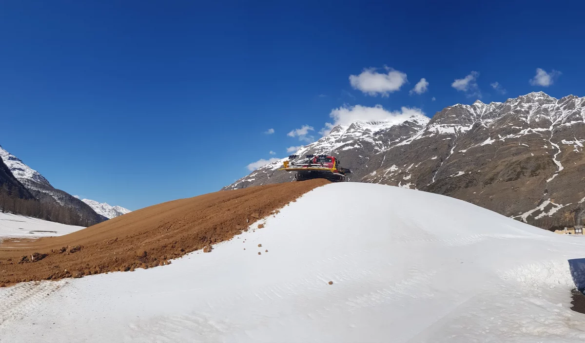 Snowfarming Bessans