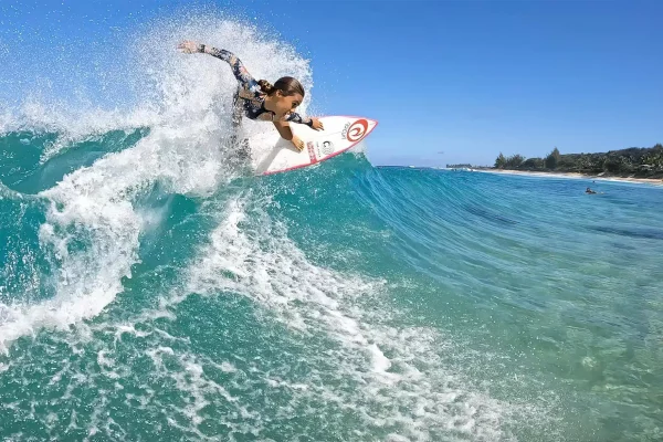 Tya Zebrowski surf