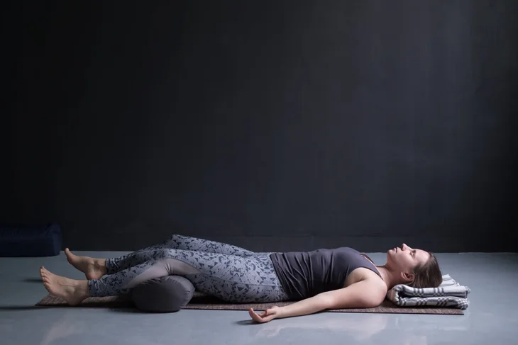 15 positions de yoga pour bien dormir
