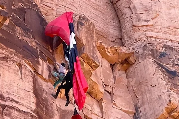 Base Jump Utah sauvetage grimpeur