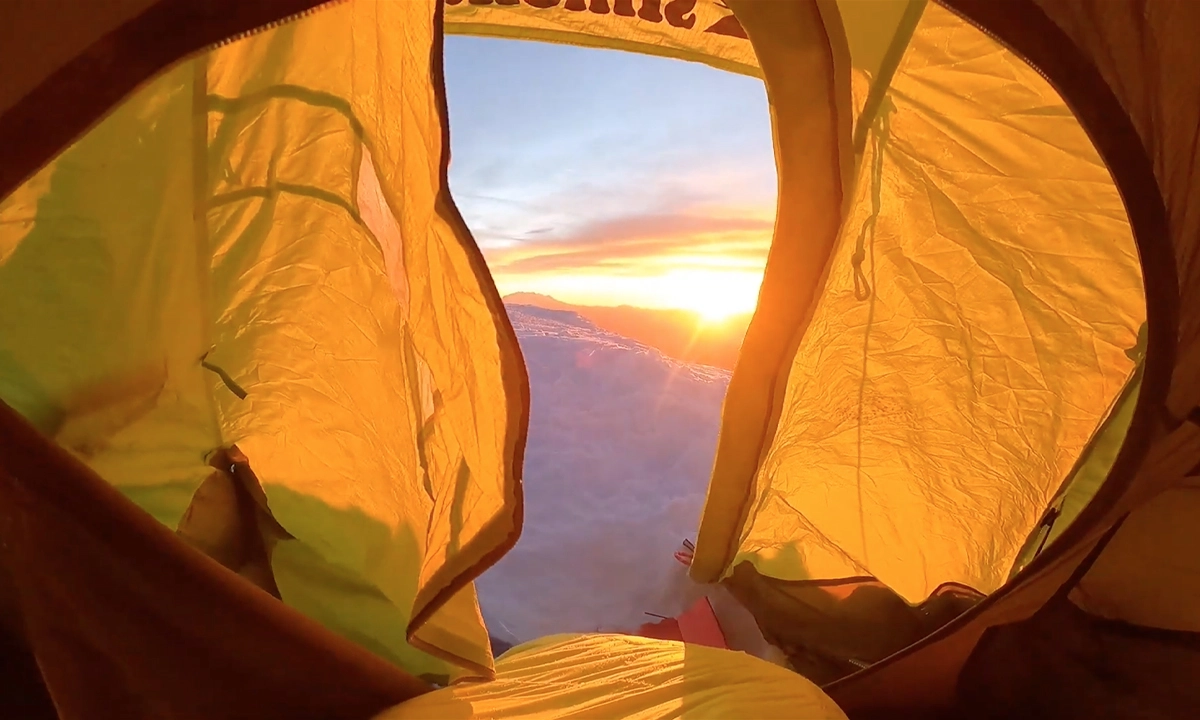 Bivouac au sommet du Mont-Blanc Instinct Sauvage