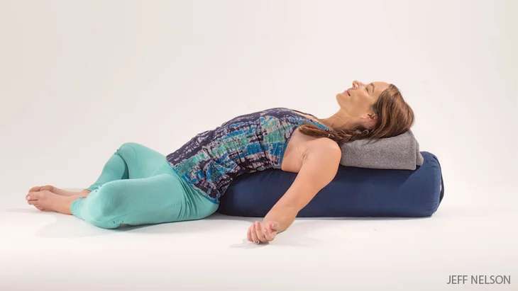 15 positions de yoga pour bien dormir