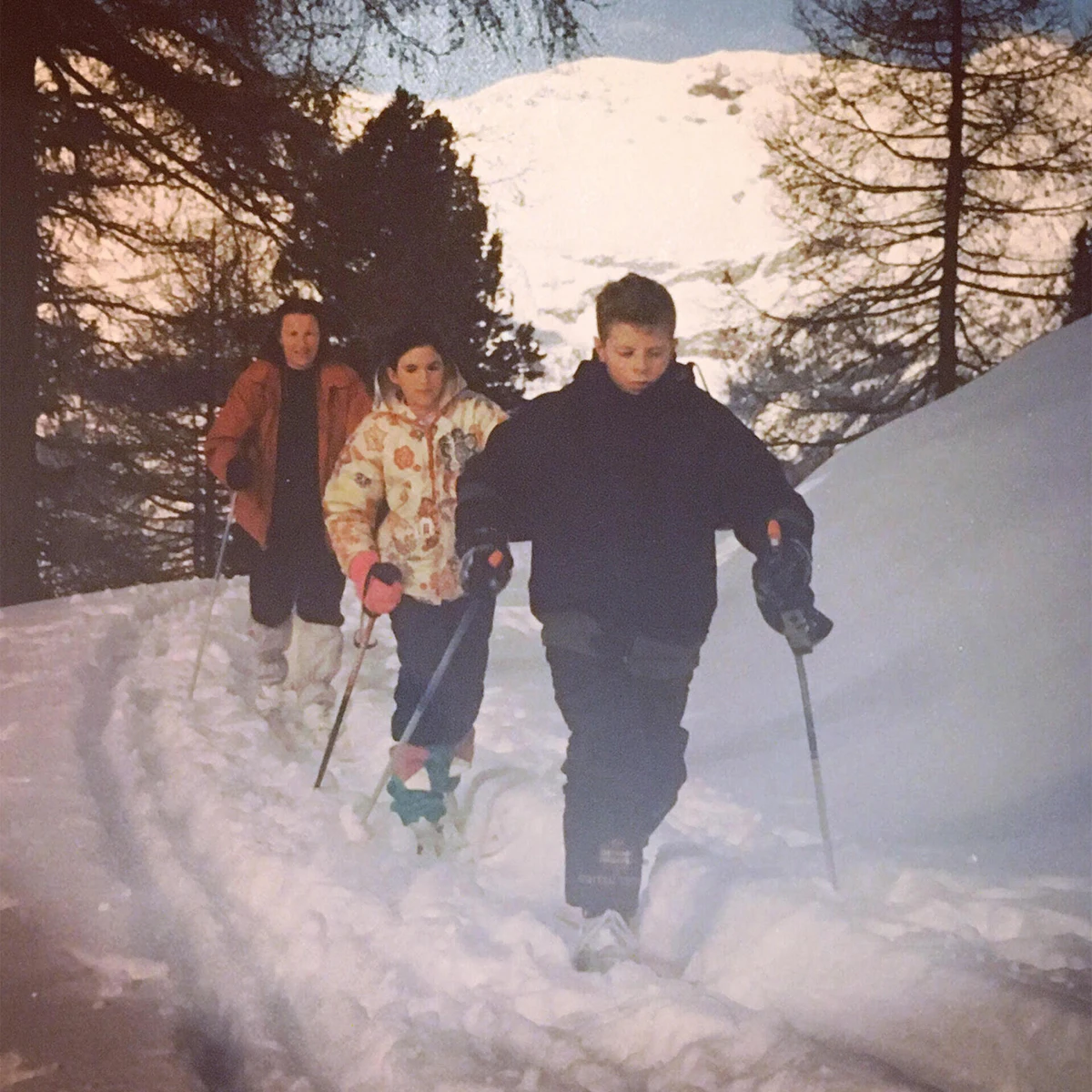 Simon Akam à l'âge de 11 ans en ski de fond sur les piste de Chandolin