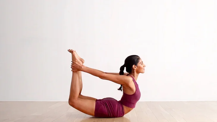 Dhanurasana ou posture de l’arc