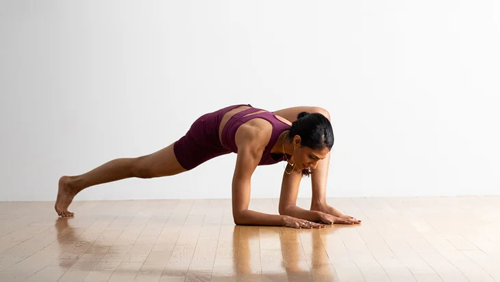Utthan Pristhasana ou posture du lézard