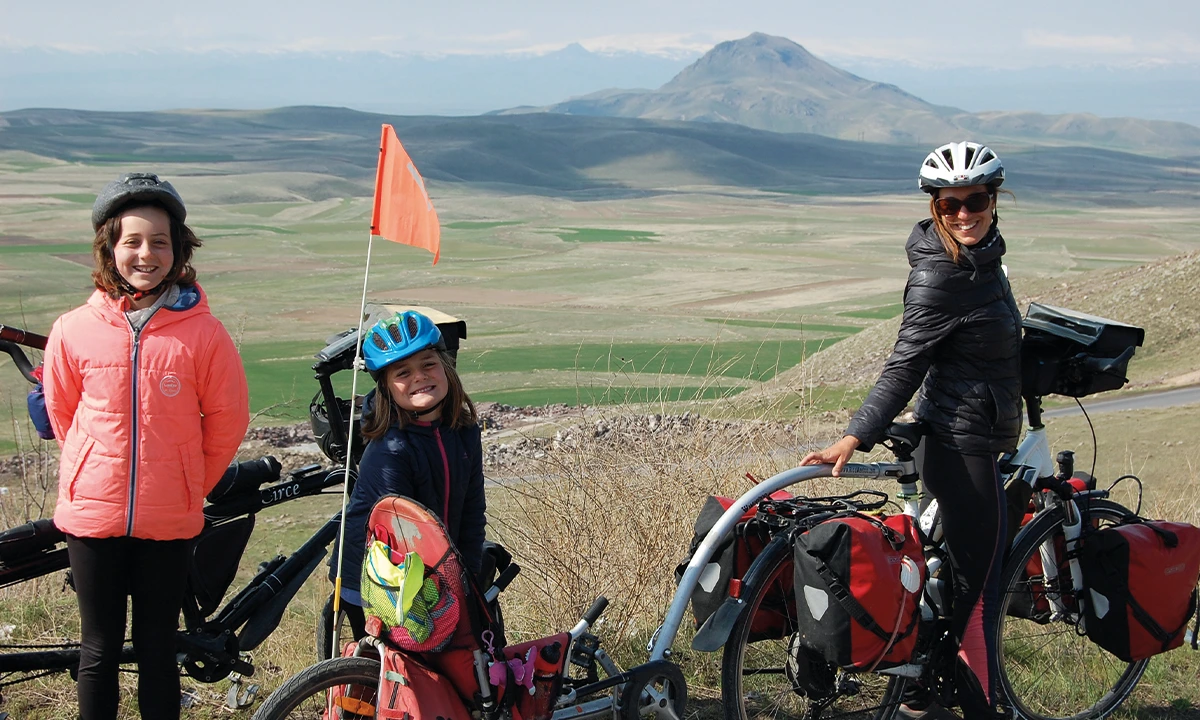 Une famille à vélo jusqu'en Iran