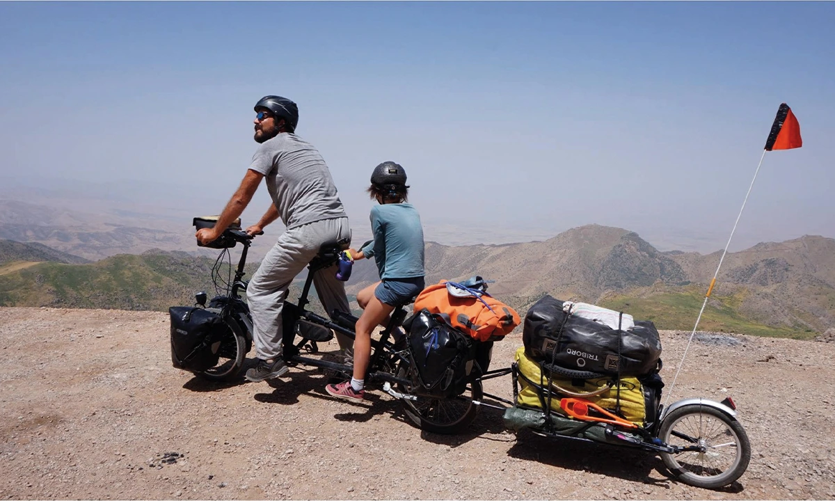 Une famille à vélo jusqu'en Iran