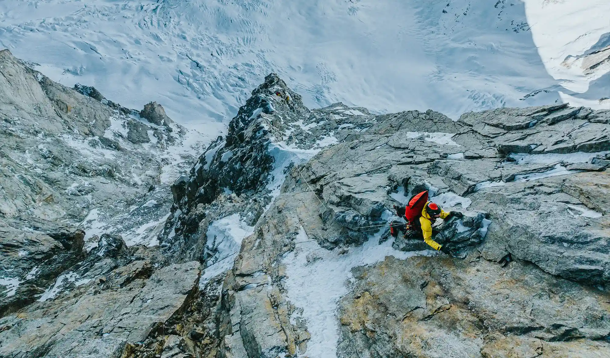 Charles Dubouloz, Symon Welfringer et Clovis Paulin dans la Directissime de la Pointe Walker en hivernal