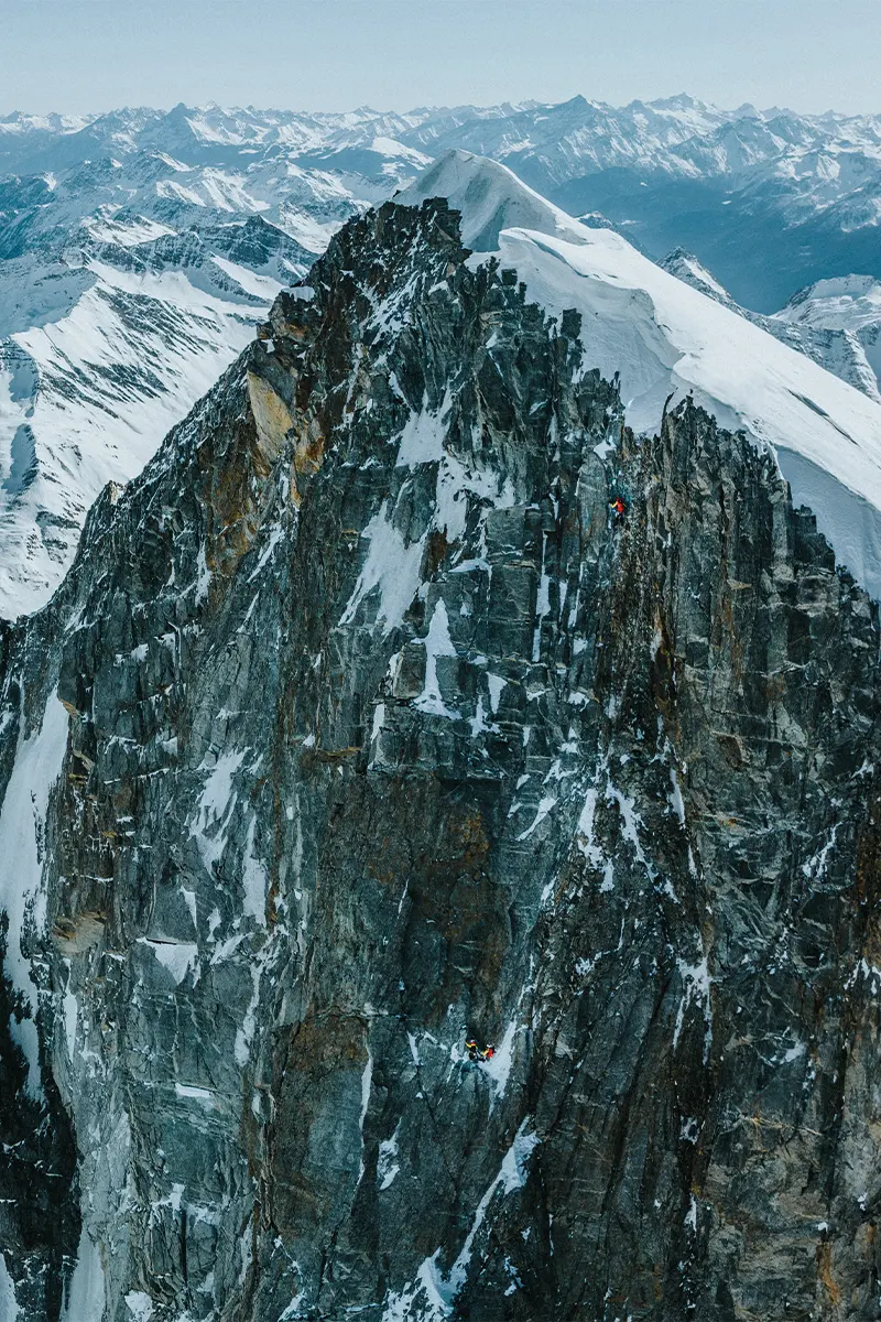 Charles Dubouloz, Symon Welfringer et Clovis Paulin dans la Directissime de la Pointe Walker en hivernal
