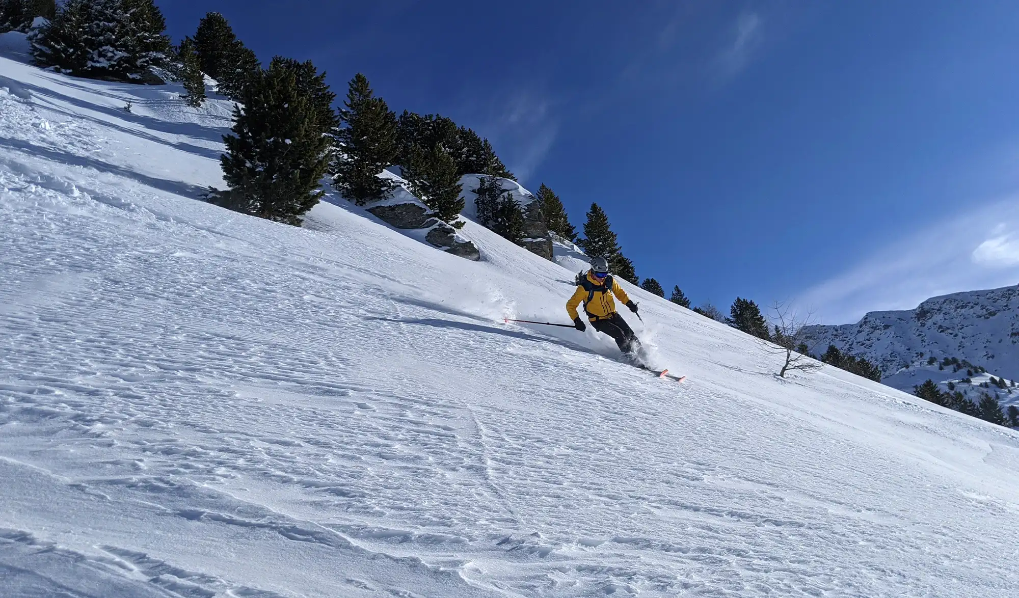 Simon Akam ski hors-piste