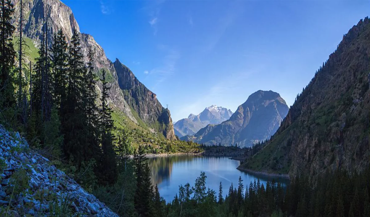 Lac du Lauvitel depuis la réserve intégrale