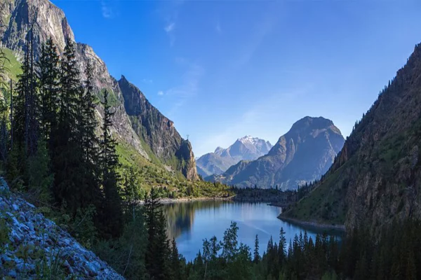 Lac du Lauvitel depuis la réserve intégrale