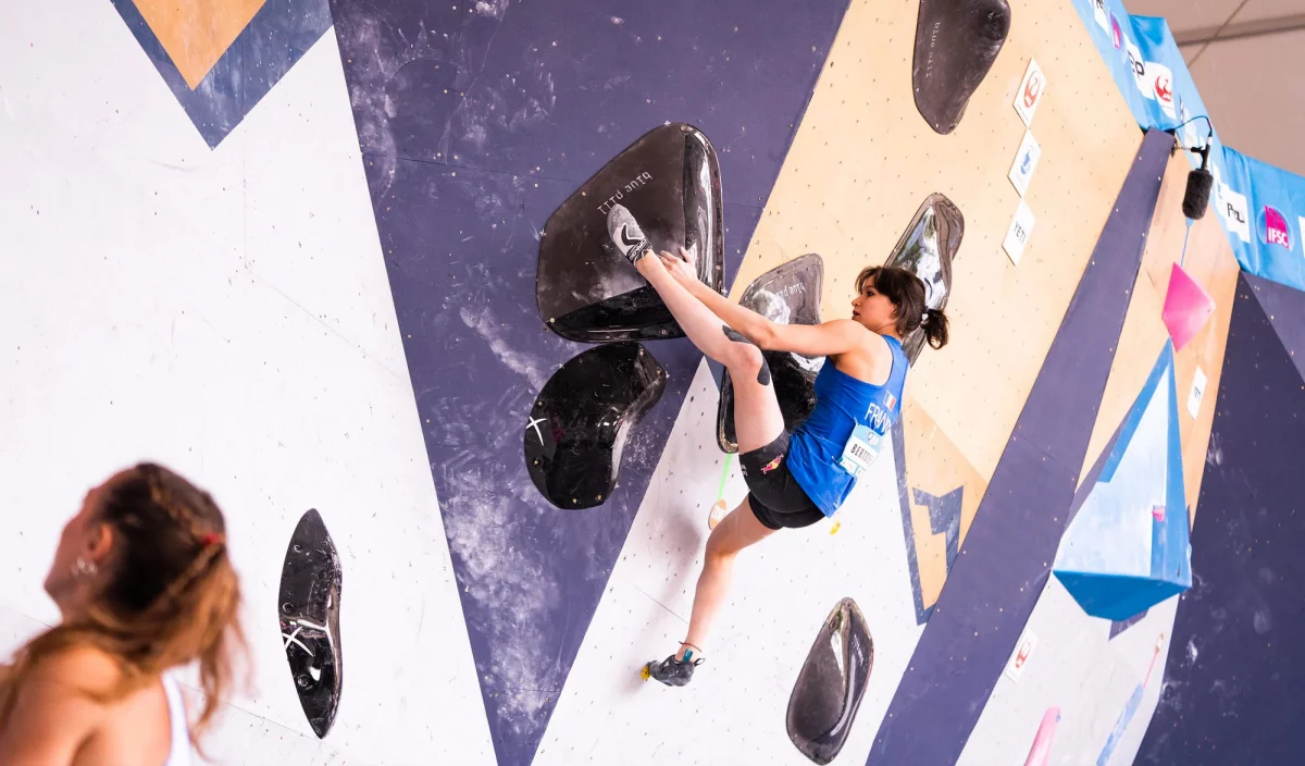 Oriane Bertone escalade