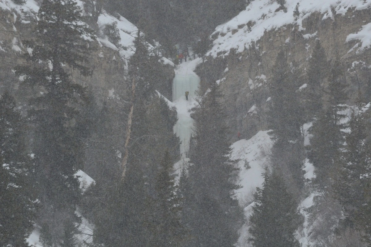Une femme meurt en sauvant un alpiniste de l'effondrement d'une colonne de glace dans l'Utah