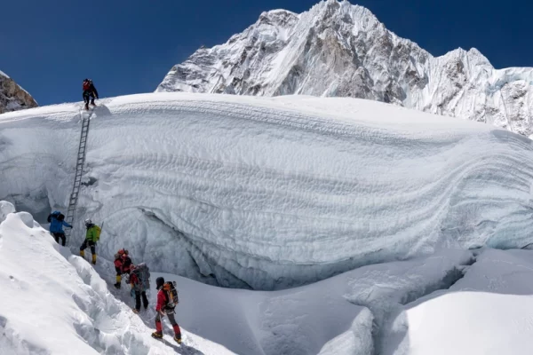 Everest khumbu icefall