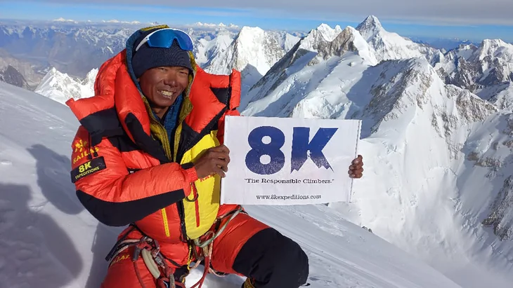 Pasdawa Sherpa au sommet de Gasherbrum I