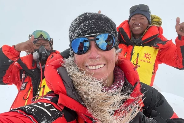 Pasdawa, Kristin Harila et Dawa Ongju Sherpa au sommet de K2.