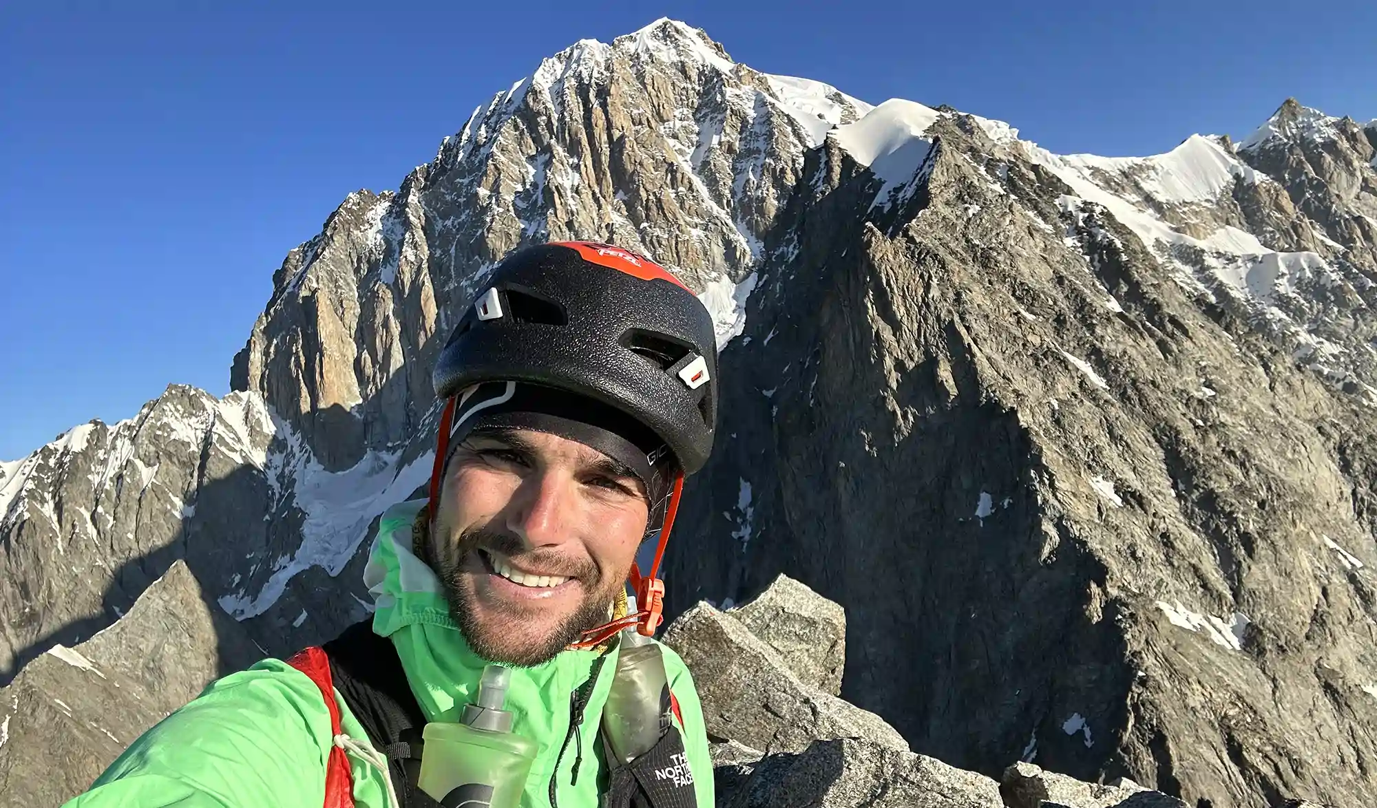 Benjamin Védrines bat le recorde de l'arête Peuterey