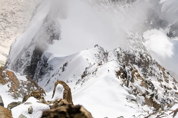 Benjamin Védrines bat le recorde de l'arête Peuterey