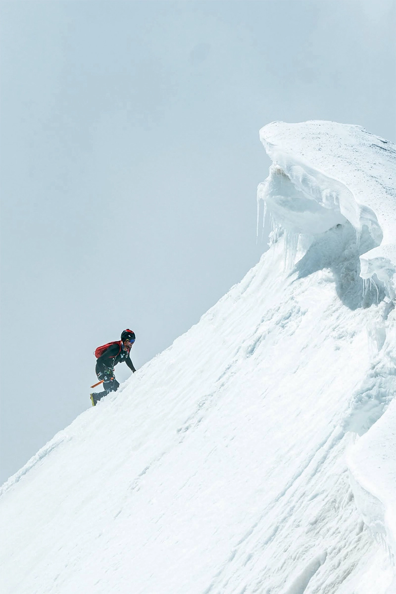 Benjamin Védrines bat le recorde de l'arête Peuterey
