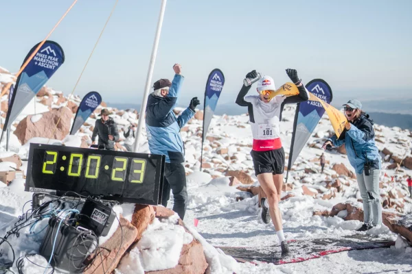 Rémi Bonnet bat le record de Pikes Peak