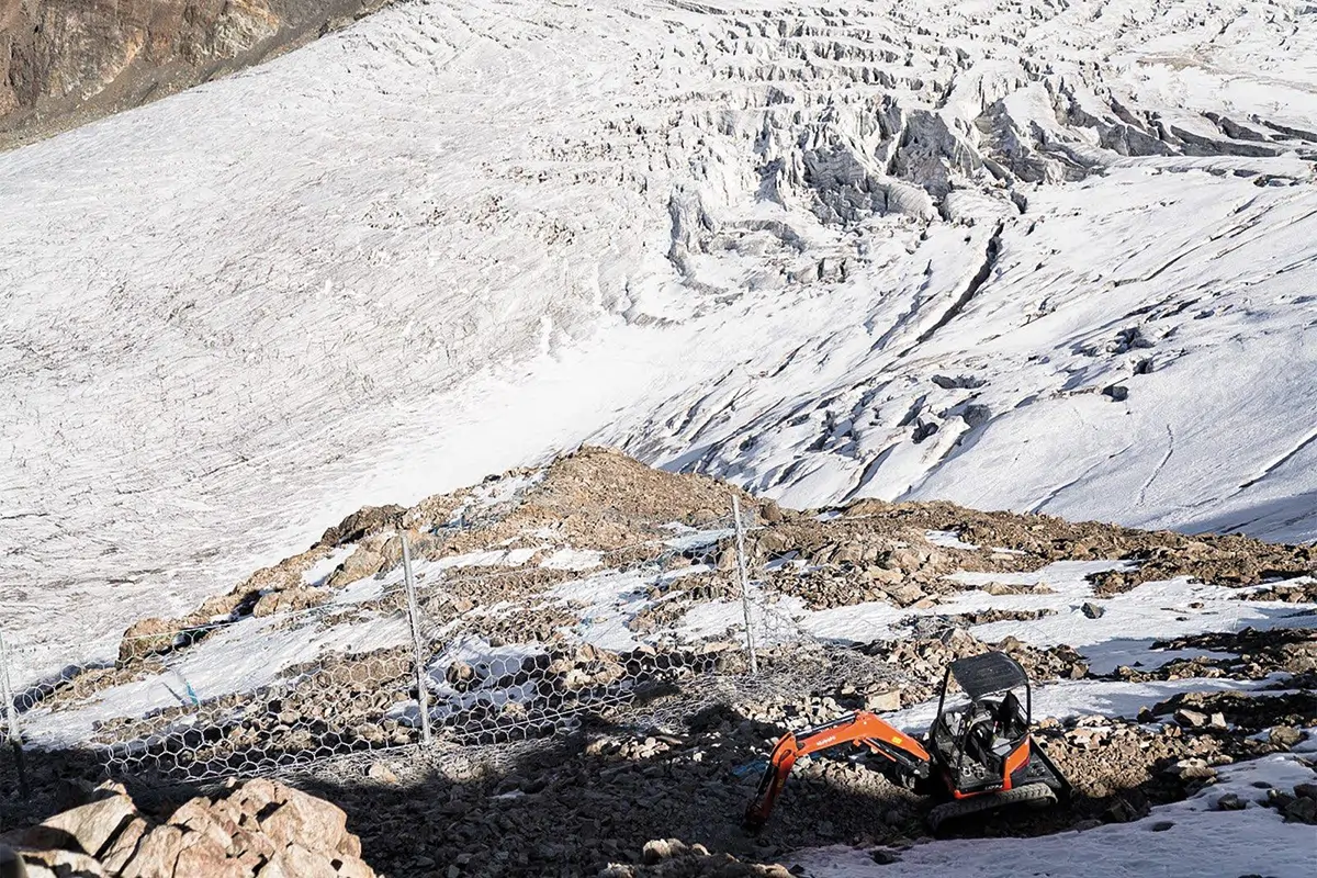 Les Soulèvements de la Terre, glacier de la Girose, La Grave