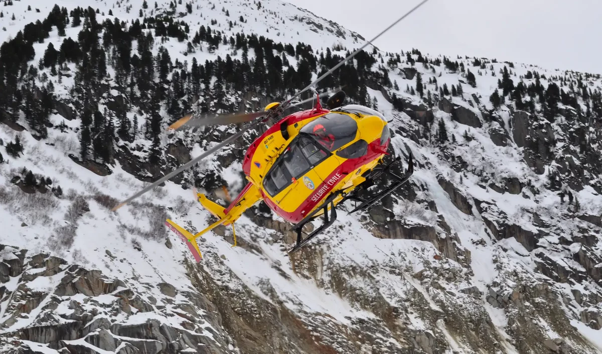 Hélicoptère secours en montagne