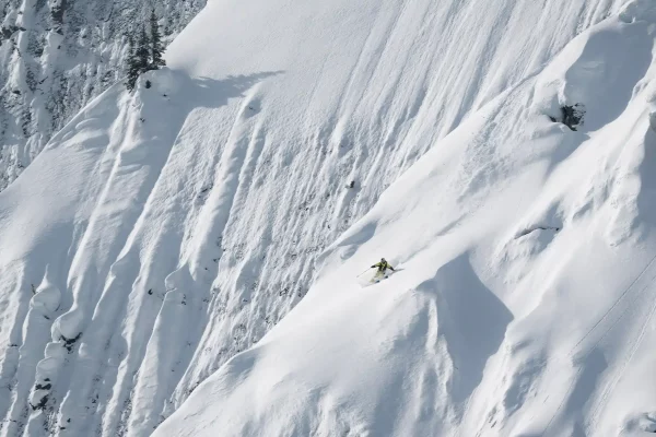 Skieur Freeride World Tour Kicking Horse Canada