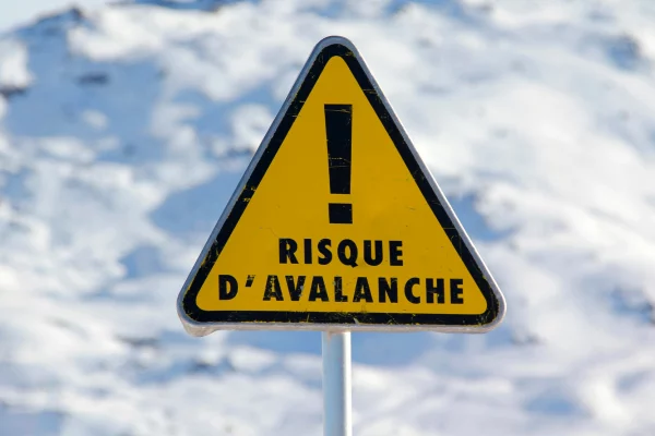 panneau risques d'avalanche