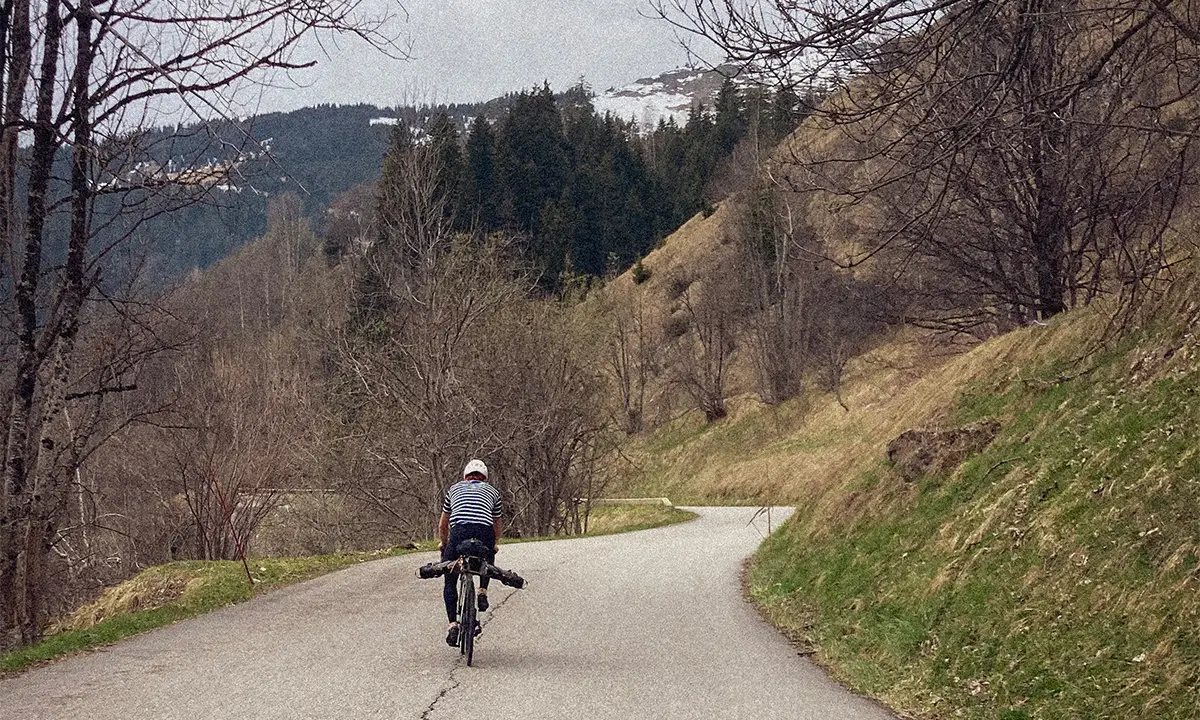 Montée à velo vers l'Epena