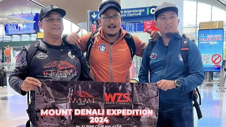 De gauche à droite : Zainudin Lot, Muhammad Illaham Ishak, Zulkifi Bin Yusof.